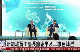 新加坡女足擒敌招数多，一往无前