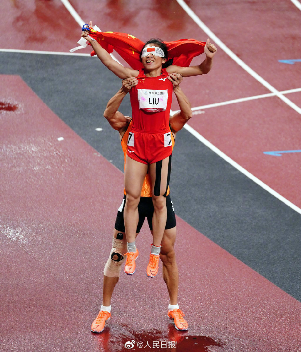 爱游戏在线登录-新西兰游泳选手斩获女子仰泳冠军