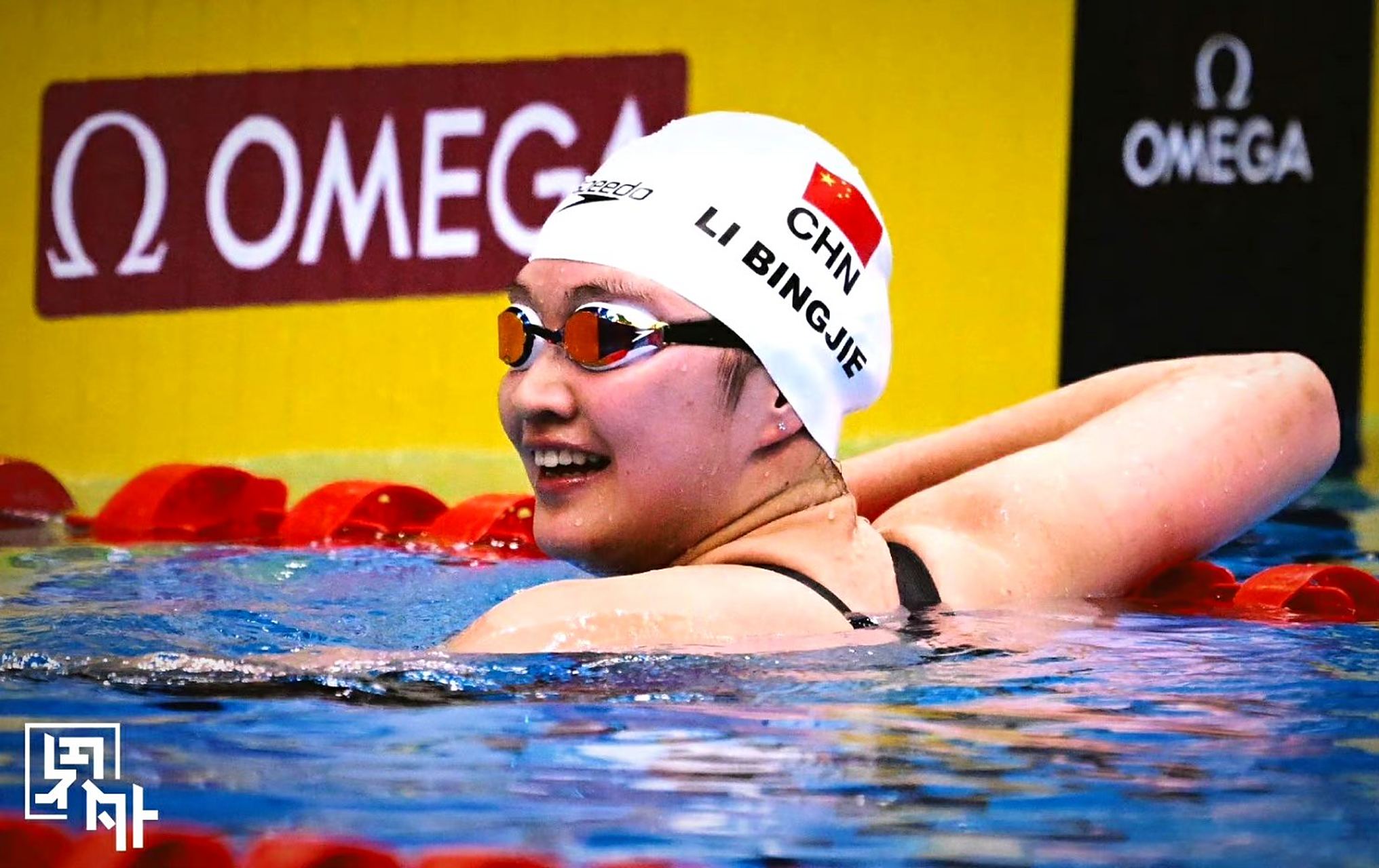 新西兰游泳选手斩获女子仰泳冠军