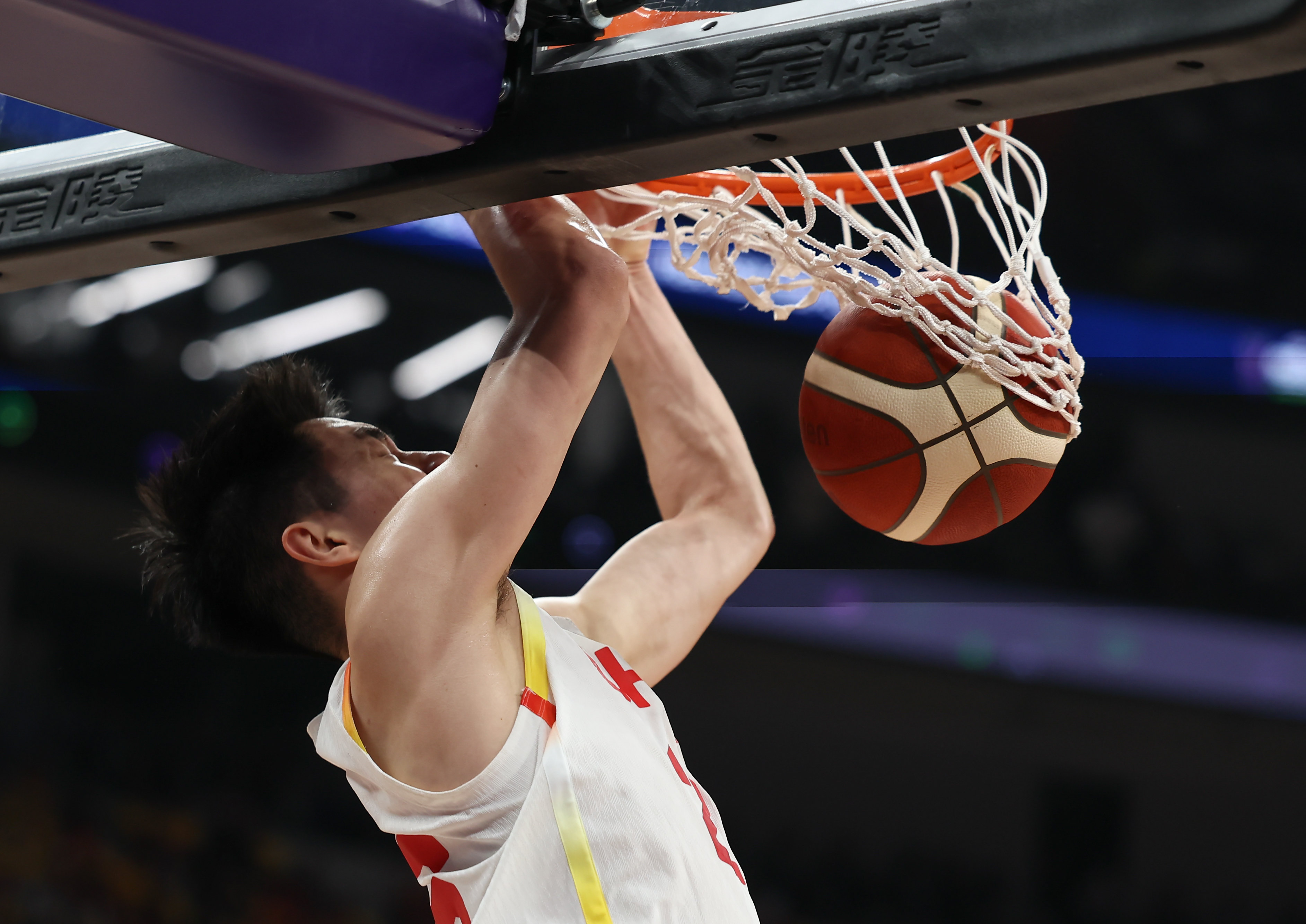 爱游戏app-亚洲球员在NBA赛场上迎来突破