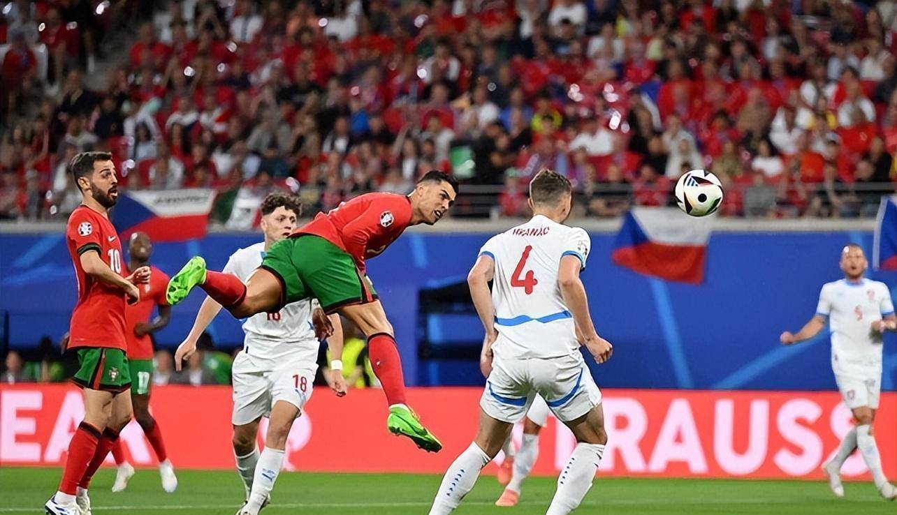 葡萄牙队在比赛中展现出色表现 葡萄牙队在比赛中展现出色表现