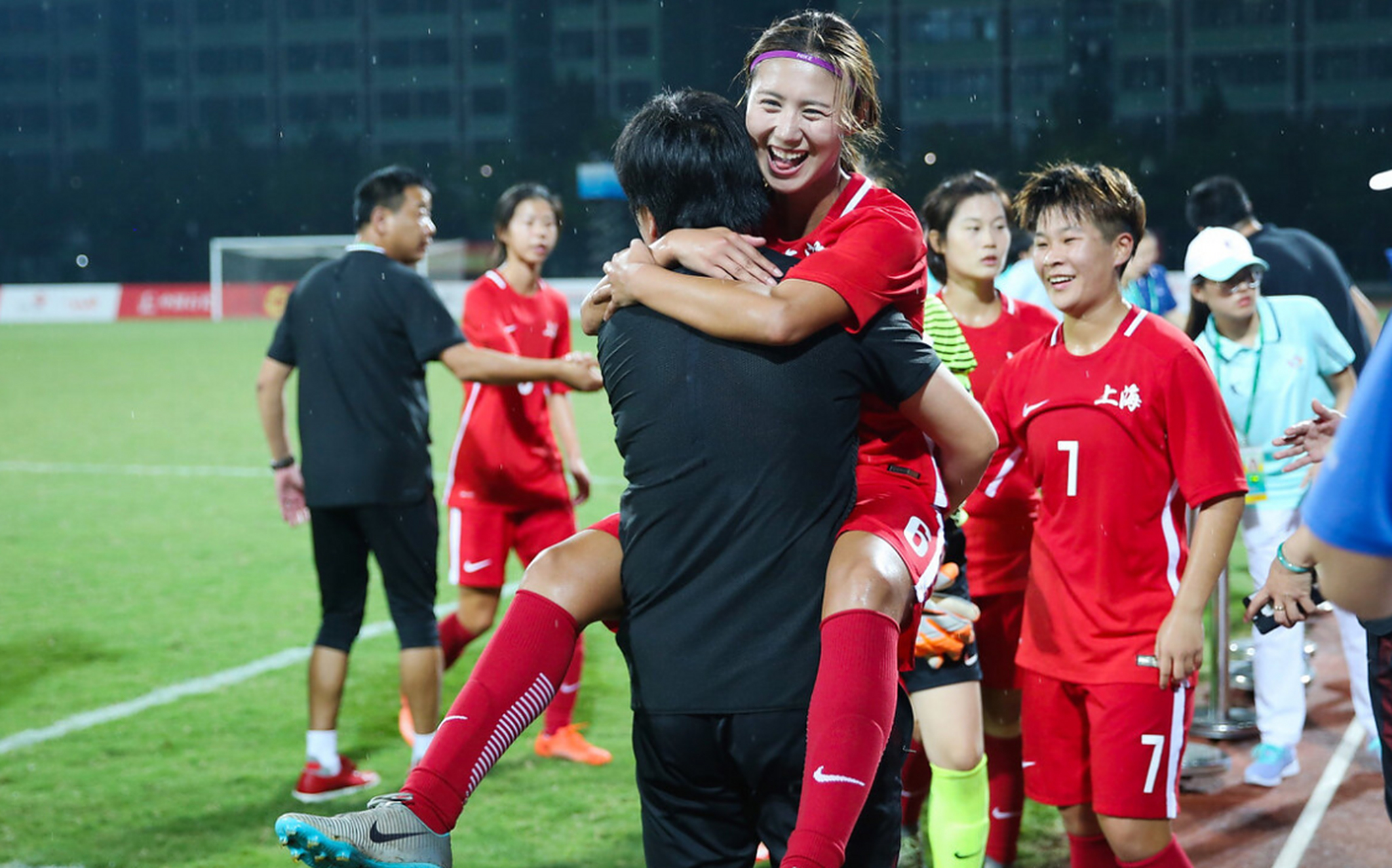 上海队反败为胜,实现逆袭反超 上海队反败为胜,实现逆袭反超