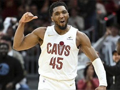 爱游戏亚洲官网-雄鹿击败黄蜂，领跑东部