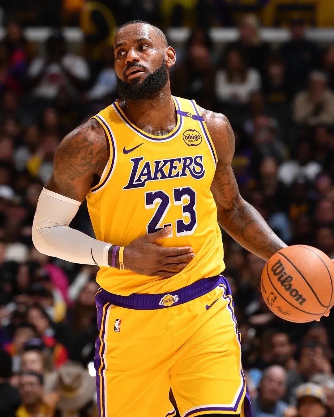 湖人胜骑士,浓眉32分仍不敌 湖人胜骑士,浓眉32分仍不敌