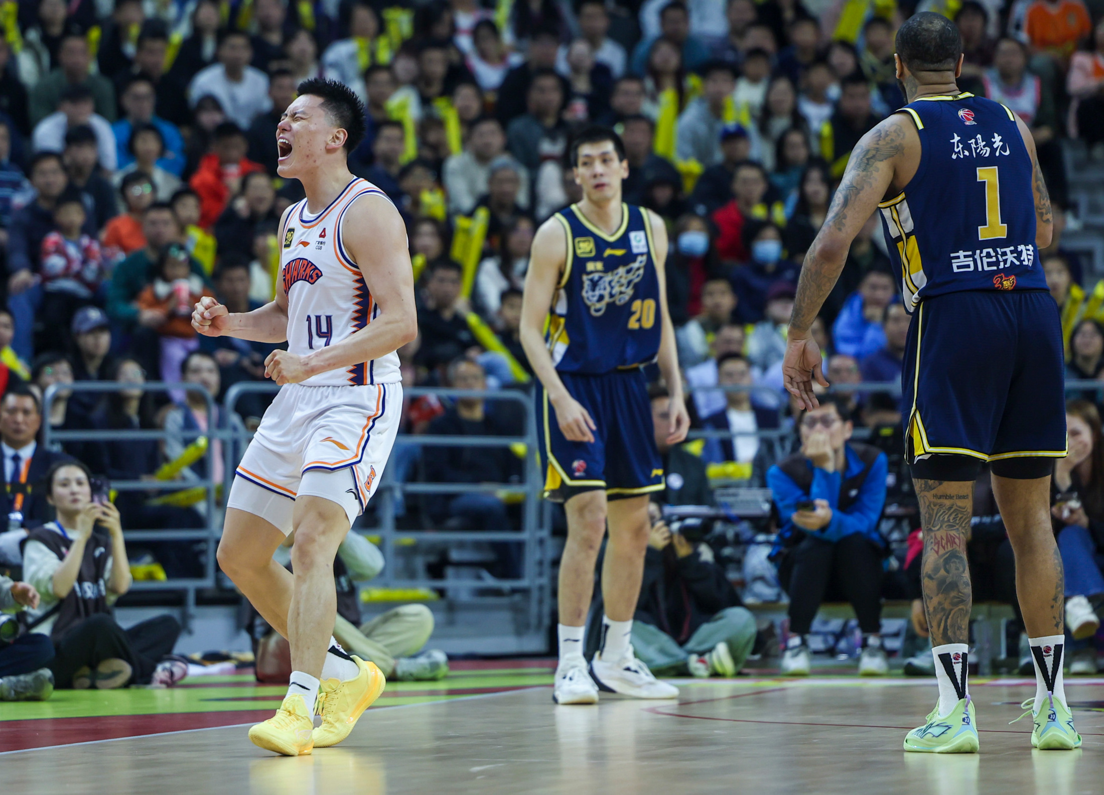 关于上海男篮惜败广东队，结束征程的信息