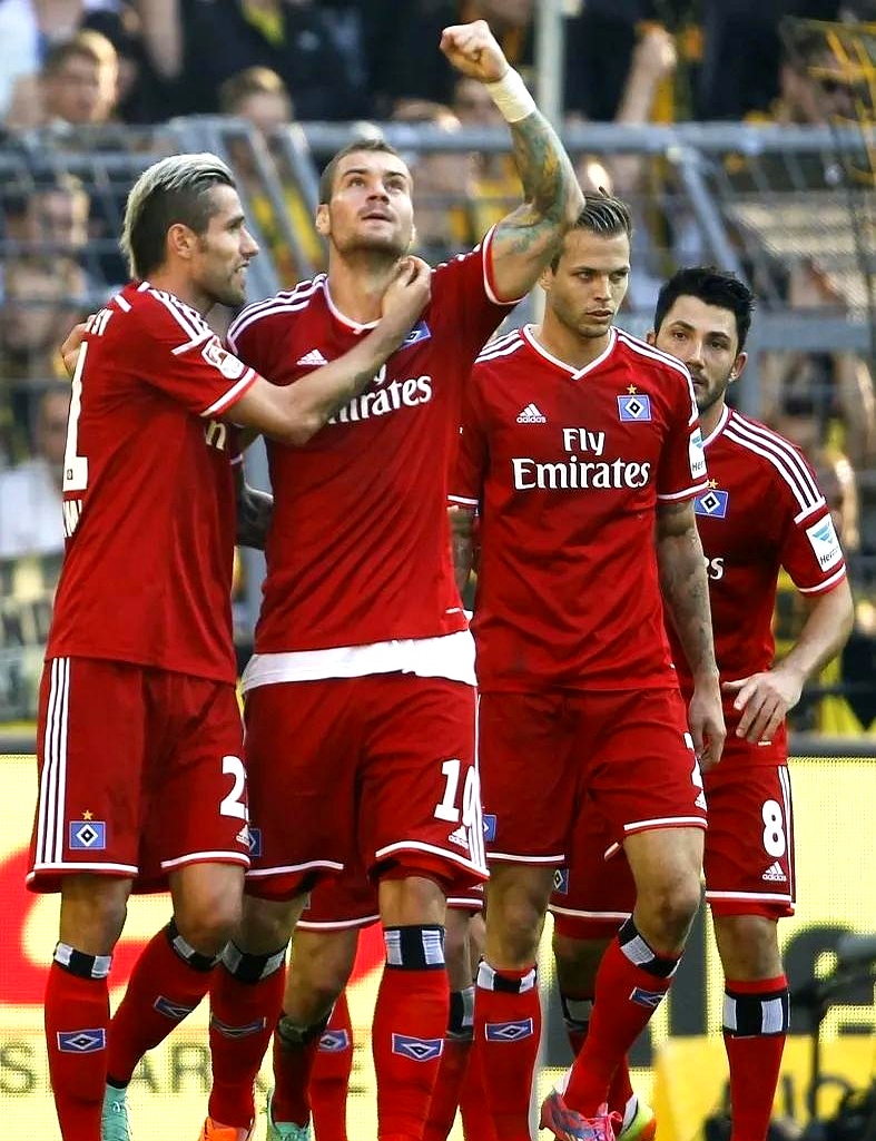 关于汉堡球队夺得胜利，稳定排名积分榜前列的信息