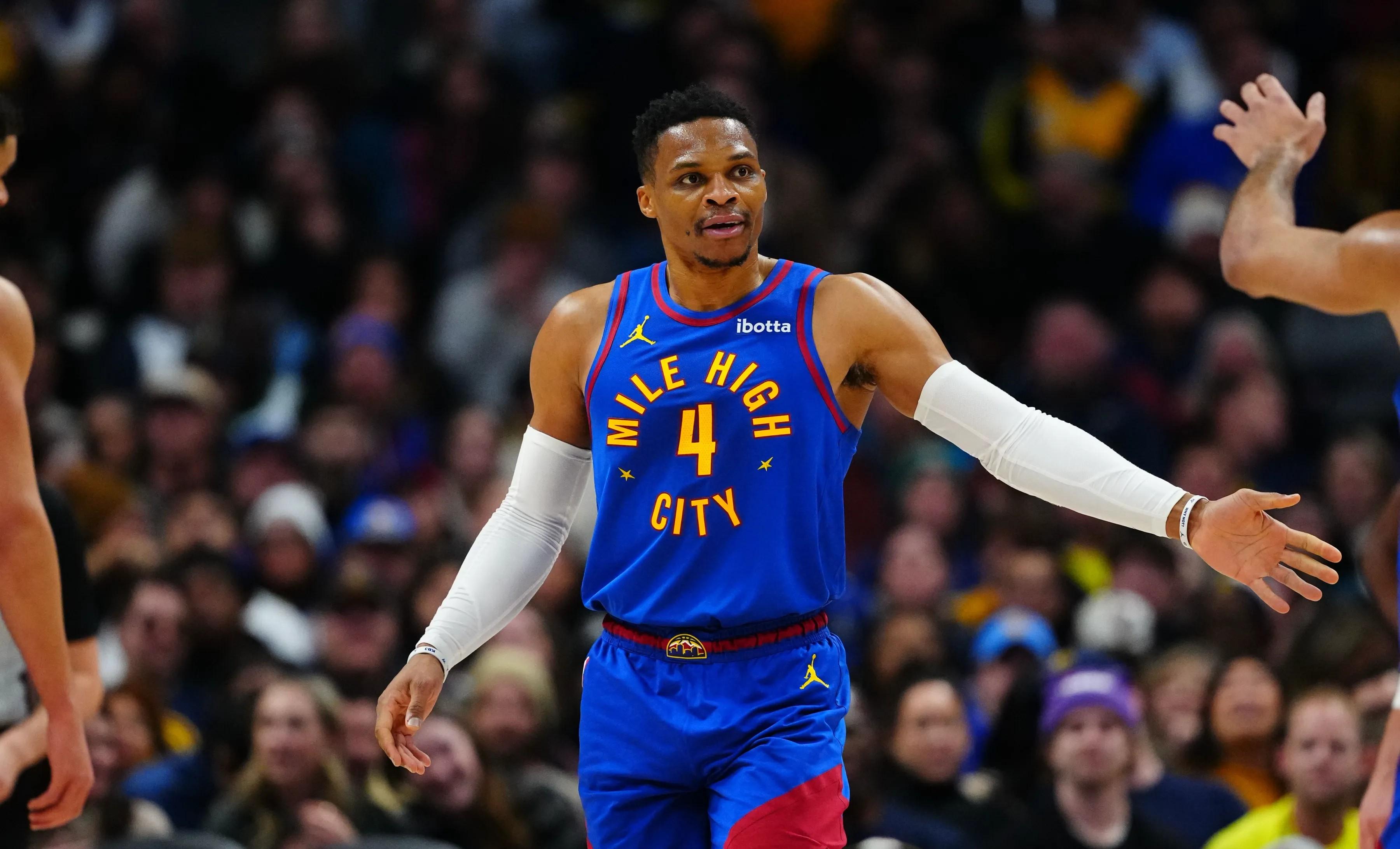 快船队大胜掘金,保持不败战绩 快船队大胜掘金,保持不败战绩