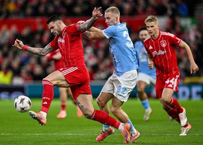 英超劲旅集体碰撞,比赛层面引人关注的简单介绍 英超劲旅集体碰撞,比赛层面引人关注的简单介绍